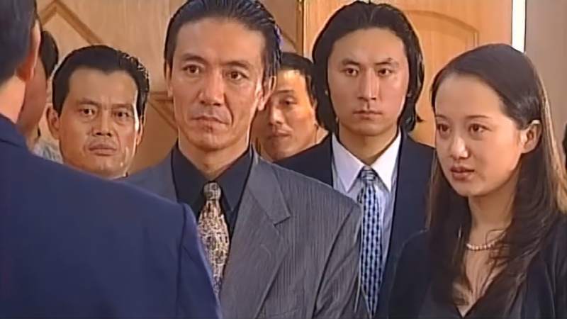 刑警本色暴发户觉得有几个钱竟不把周世万放在眼里当场后悔