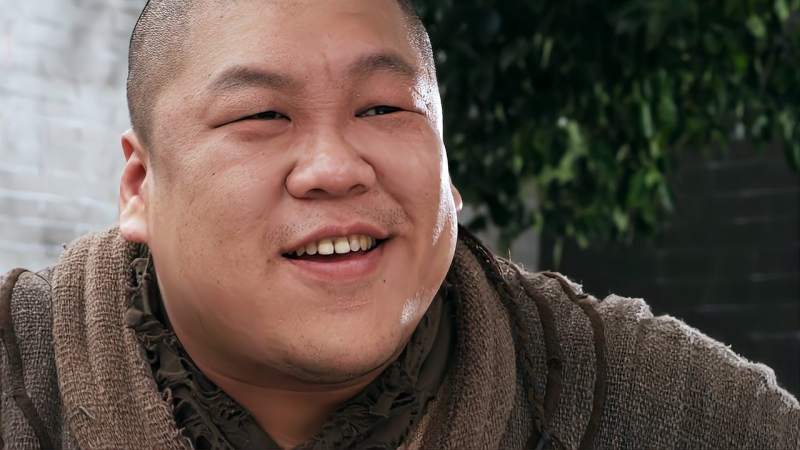 隋唐演义:王伯当巧传信给咬金,没想到咬金这会脑子开窍了,影视,历史片,好看视频