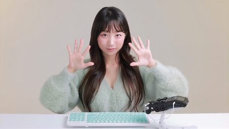 Asmr场景模拟化妆 好看视频 Asmr场景模拟化妆 好看视频