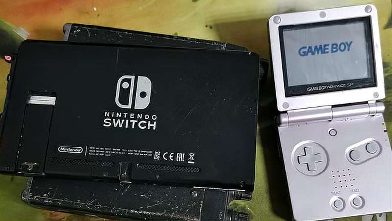 终于收到了任天堂switchgbasp游戏机抓紧回家看看能不能开机
