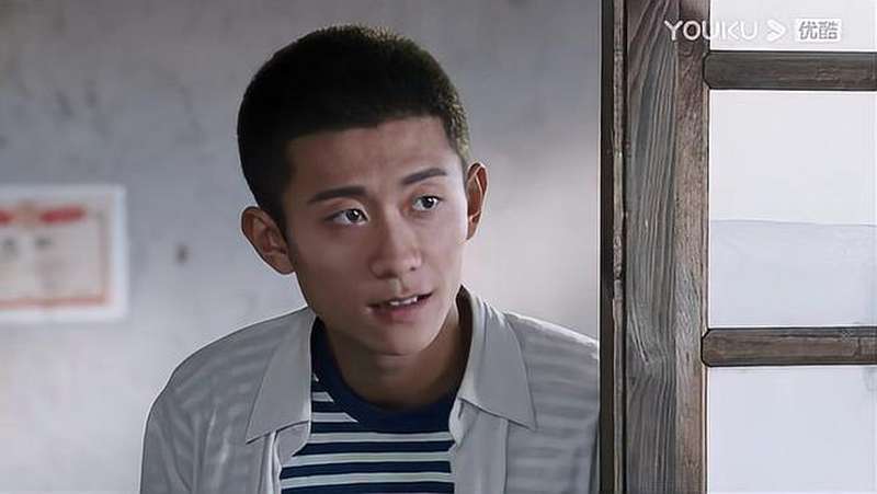 青谷子乌日娜上门找大楼不好意思还害羞