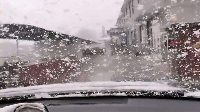 [图]此刻，北京房山纷纷扬扬飘起雪花