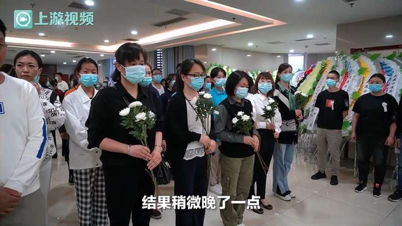 群众自发送别王红旭老师：他精神可嘉，我一定要来送他最后一程,社会,民生,好看视频