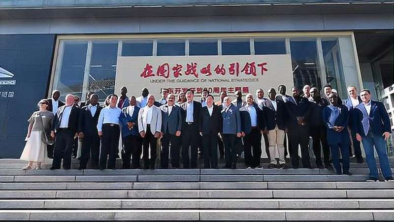 外交部使节团参访上海,大使们赞叹城市发展飞速人民生活幸福,时事,时政,好看视频