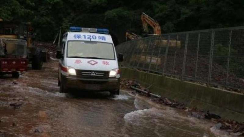 湖南保靖强降雨致山洪暴发,造成6死1失踪