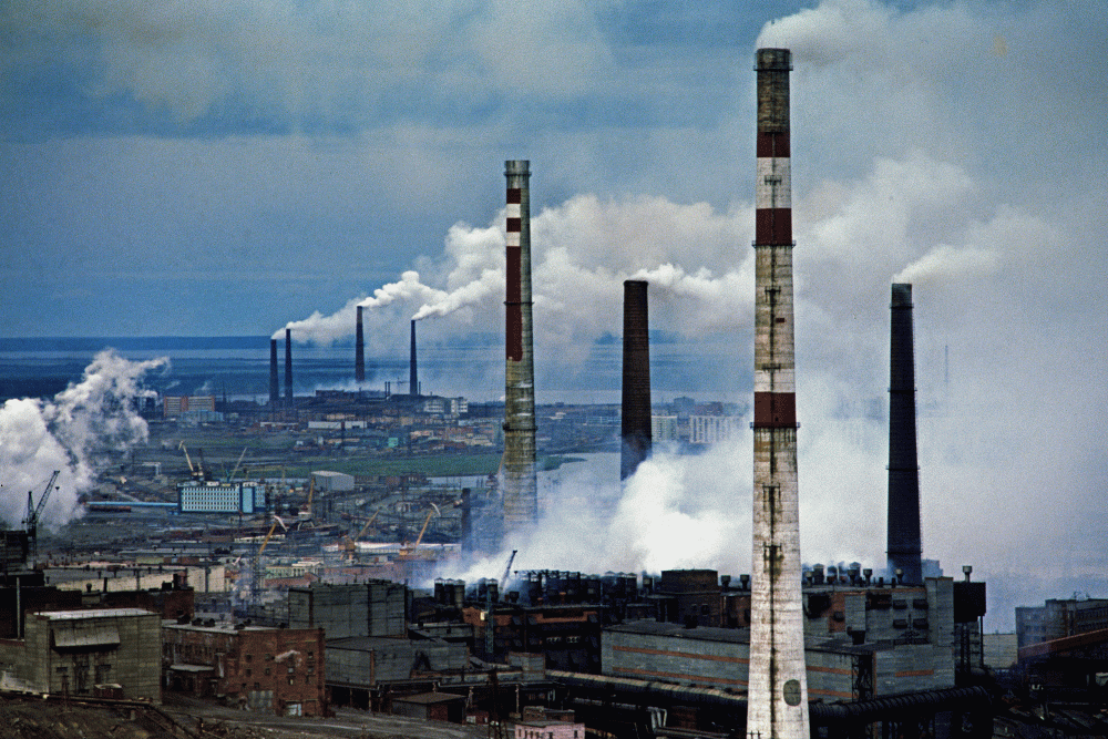 俄罗斯2万吨柴油泄漏,居民水源被污染,背后污染大户横行多年
